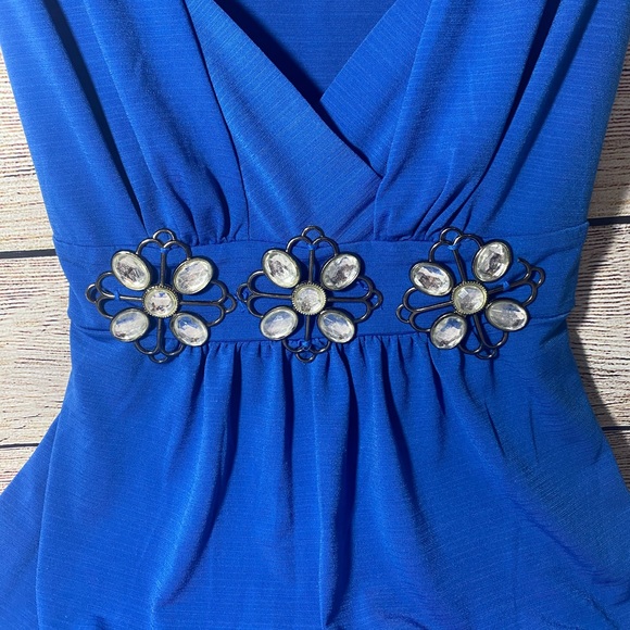 Blue top - Picture 2 of 4